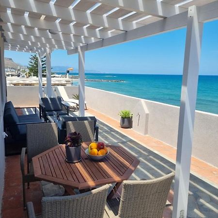 Astra Sea View Apartment, Sea Front Kokkini Hani Exteriör bild